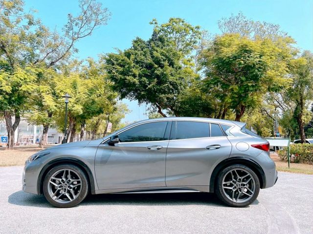 2017年 無限 Q30 2.0L SPORT 認證保固車  第3張相片
