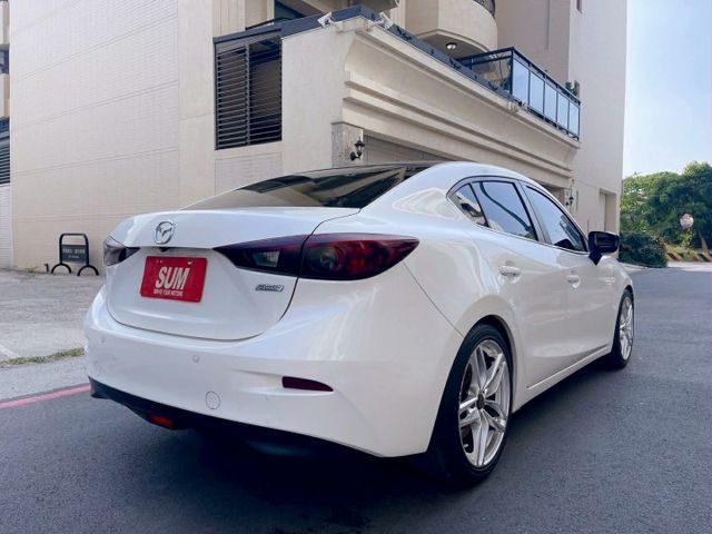 2015年式 馬自達 Mazda3 2.0 尊榮型 免鑰匙 認證車  第5張相片