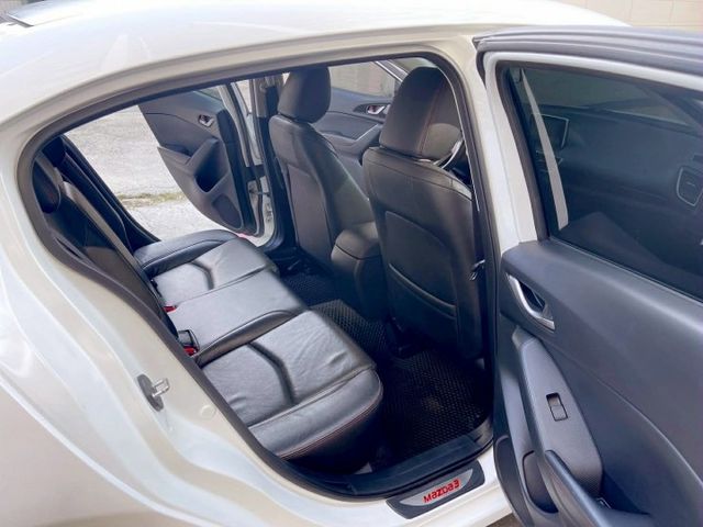 2015年式 馬自達 Mazda3 2.0 尊榮型 免鑰匙 認證車  第15張相片