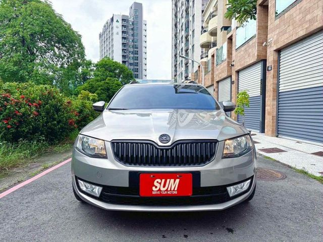2016年 SKODA OCTAVIA COMBI 1.6TDI 柴油 旅行車   認證車  第2張相片
