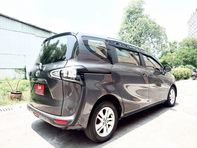 2020年 豐田 Sienta 1.8L 7人座 免鑰匙 盲點偵測 雙電動滑門 尊爵版 僅跑兩萬公里 認證車  第5張相片