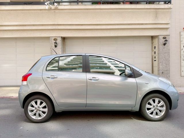 2011年 豐田 YARIS G版 1.5L 認證車  第3張相片