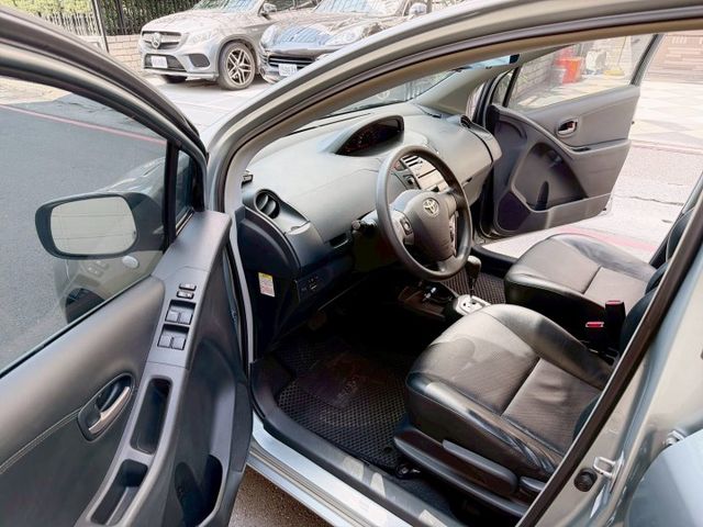 2011年 豐田 YARIS G版 1.5L 認證車  第9張相片