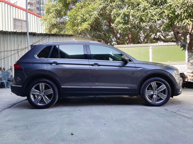 2017年 福斯 TIGUAN 330TSI 2.0 總代理 認證車  第3張相片