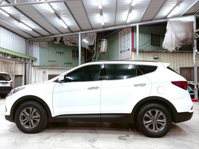 Hyundai Santa Fe 2.4 首席款 | 盲點偵測 、雙區恆溫、電尾門、一手車、認證車 4WD  第3張相片