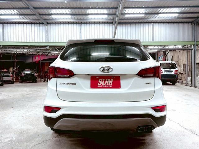 Hyundai Santa Fe 2.4 首席款 | 盲點偵測 、雙區恆溫、電尾門、一手車、認證車 4WD  第4張相片