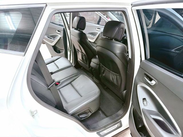 Hyundai Santa Fe 2.4 首席款 | 盲點偵測 、雙區恆溫、電尾門、一手車、認證車 4WD  第14張相片