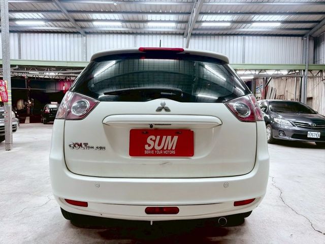 2013年Mitsubishi Colt Plus 1.6 白色經典款  第4張相片