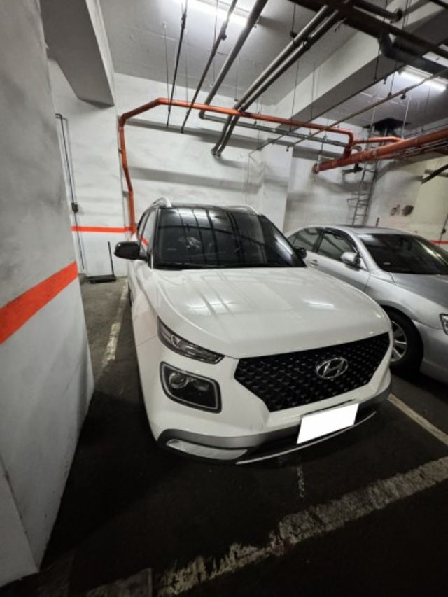 23年式Venue 1.6 GLC 認證車 I-Key CarPlay 倒車顯影 光感應頭燈 AEB自動煞停 車道維持  第3張相片
