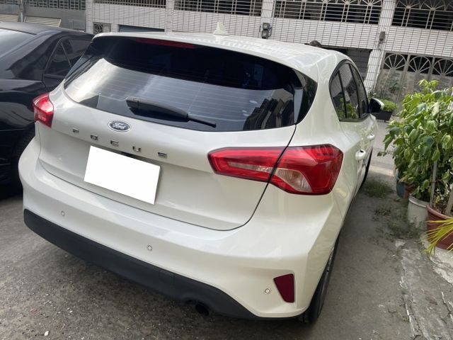 20年Focus 5D Ti-VCT成真版 CarPlay 盲點 定速 光感應式頭燈 超低里程 僅跑4萬多公里 認證車  第3張相片