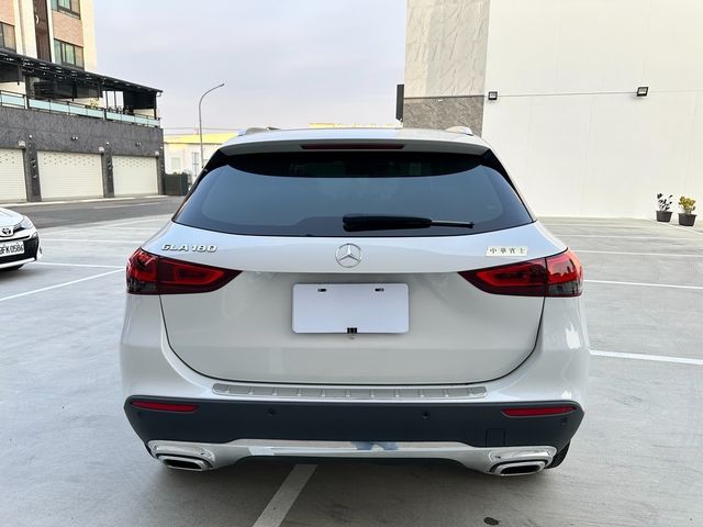 M-BENZ賓士 GLA180  第2張相片