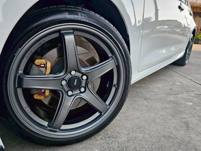 TOYOTA豐田 COROLLA ALTIS HYBRID  第15張相片