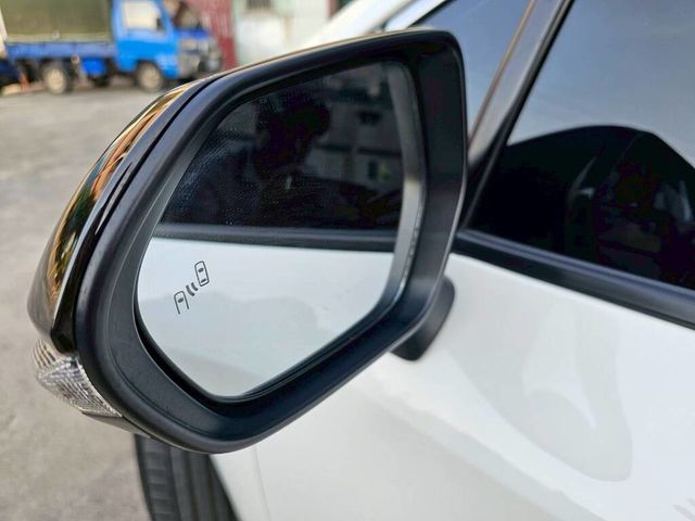 TOYOTA豐田 COROLLA ALTIS HYBRID  第16張相片