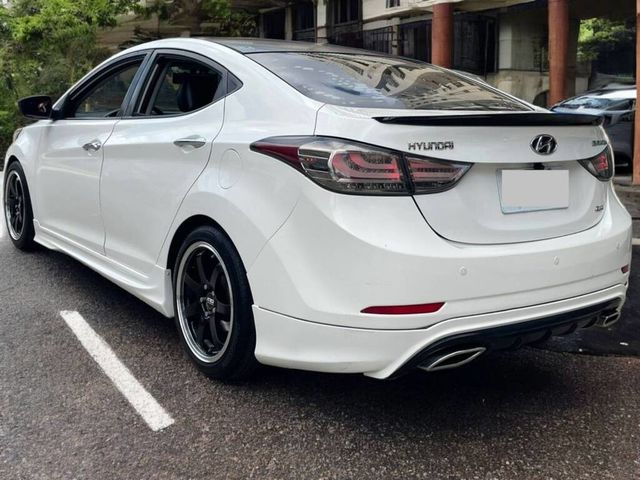 HYUNDAI現代 ELANTRA  第3張相片
