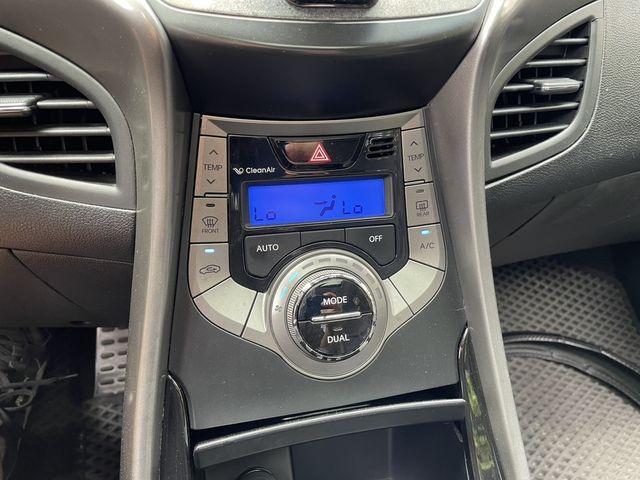 HYUNDAI現代 ELANTRA  第9張相片