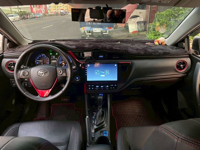 TOYOTA豐田 ALTIS  第3張相片