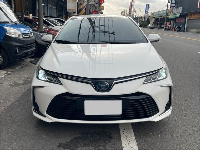TOYOTA豐田 COROLLA ALTIS HYBRID  第2張相片