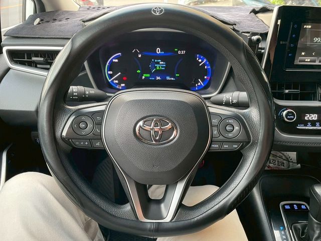 TOYOTA豐田 COROLLA ALTIS HYBRID  第5張相片
