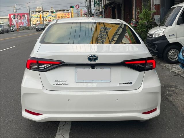 TOYOTA豐田 COROLLA ALTIS HYBRID  第12張相片