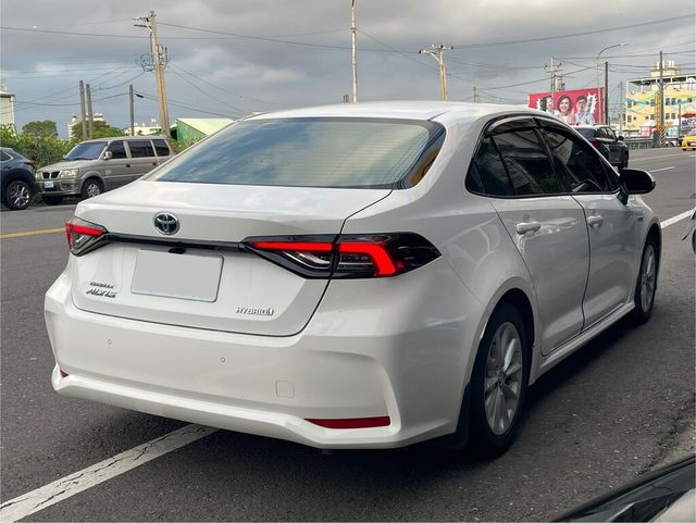 TOYOTA豐田 COROLLA ALTIS HYBRID  第13張相片