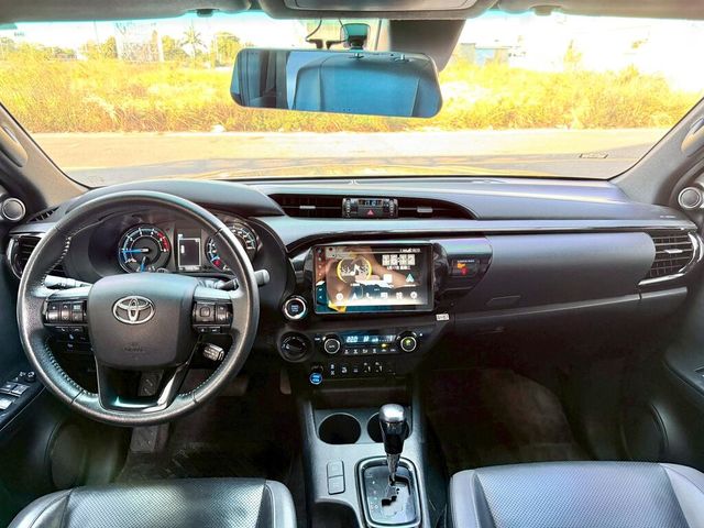 TOYOTA豐田 HILUX  第3張相片