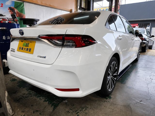 TOYOTA豐田 COROLLA ALTIS HYBRID  第2張相片