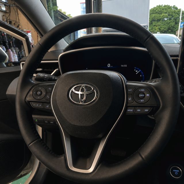 TOYOTA豐田 COROLLA ALTIS HYBRID  第4張相片