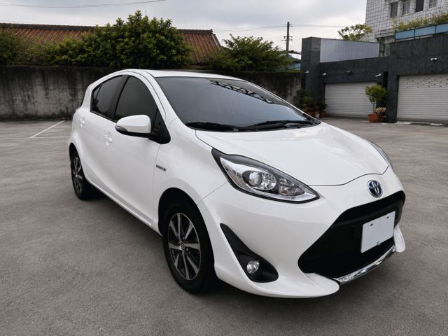 TOYOTA豐田 PRIUS C  第1張相片