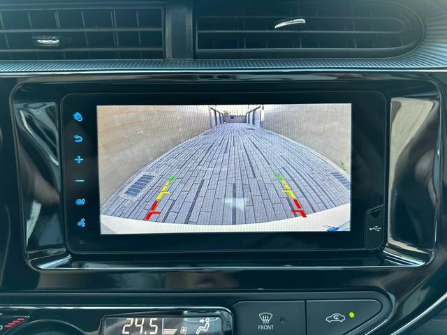 TOYOTA豐田 PRIUS C  第9張相片