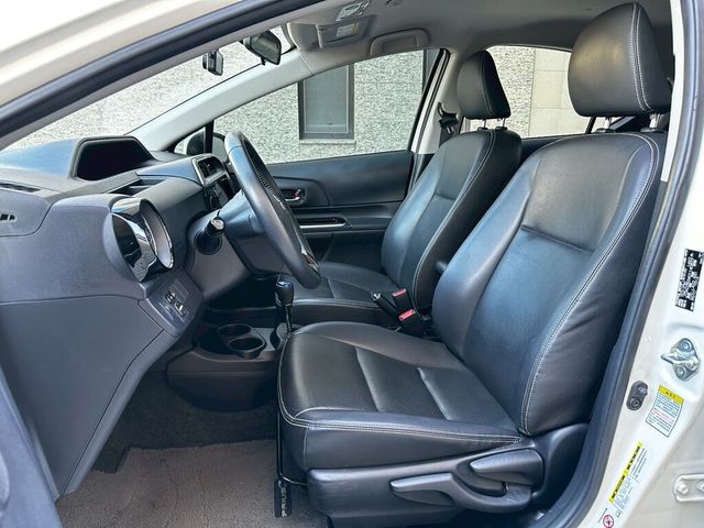 TOYOTA豐田 PRIUS C  第12張相片