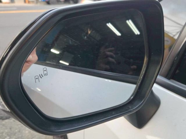 TOYOTA豐田 COROLLA ALTIS HYBRID  第14張相片