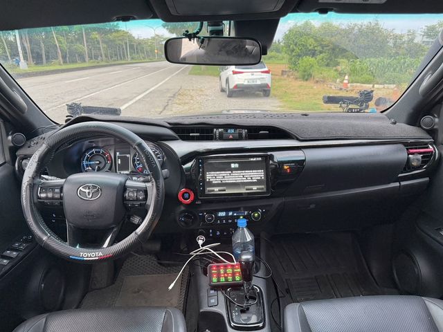 TOYOTA豐田 HILUX  第4張相片