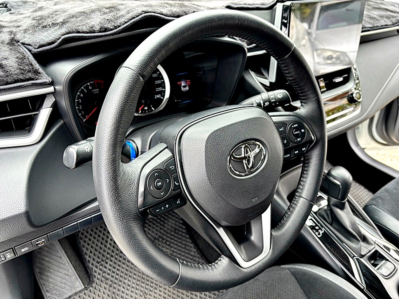 《百度汽車》AURIS 一手女用少跑內外如新 安卓大螢幕 可全貸超低利率優惠中  第8張相片
