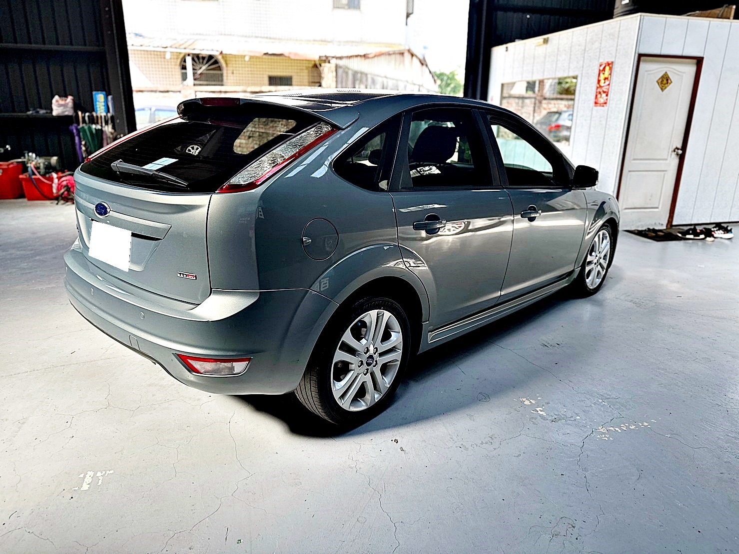 《百度汽車》FOCUS 5D 少跑車 柴油渦輪 原漆原版 一手女用車 全額貸 低利率 0頭款  第2張相片