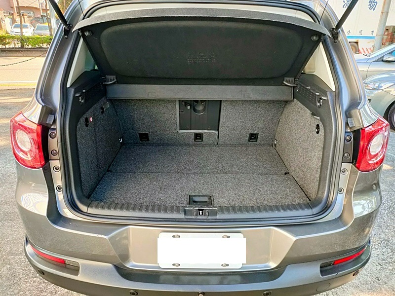 《百度汽車》TIGUAN 只跑10萬一手車內外如新 可全貸私分低月付小白八大可  第17張相片