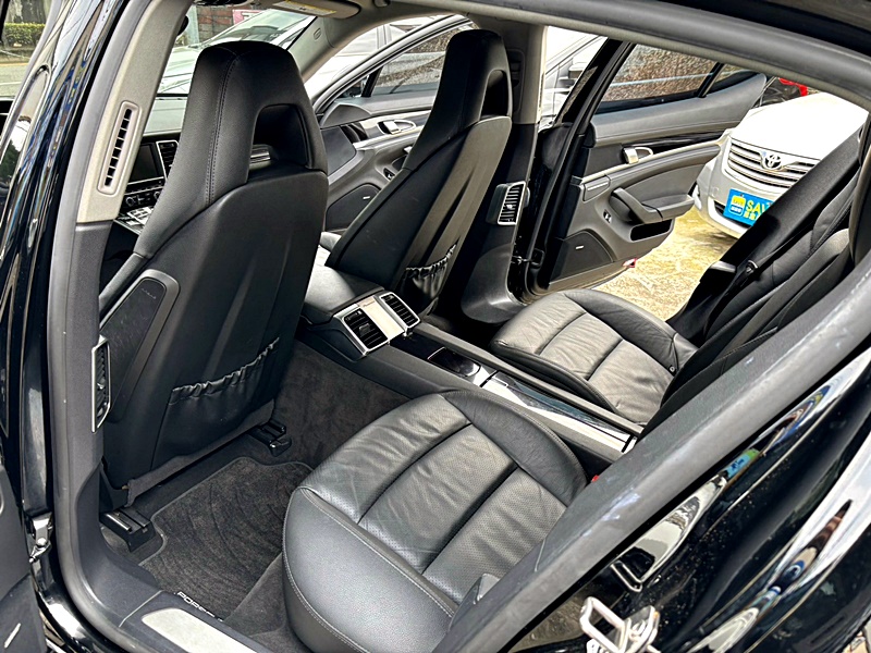 《百度汽車》Panamera 不用百萬帕拉 最佳入手時機 內外如新車況超優 可全貸月繳8888元  第5張相片