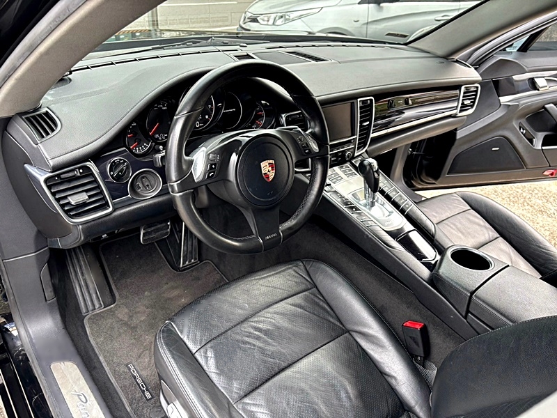 《百度汽車》Panamera 不用百萬帕拉 最佳入手時機 內外如新車況超優 可全貸月繳8888元  第12張相片