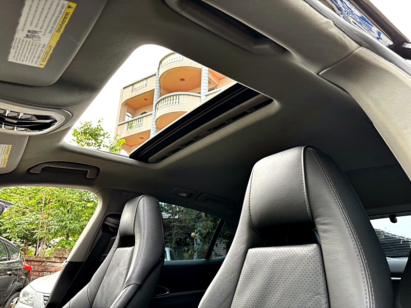 《百度汽車》Panamera 不用百萬帕拉 最佳入手時機 內外如新車況超優 可全貸月繳8888元  第15張相片