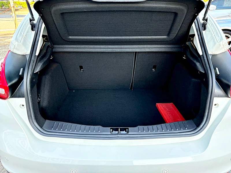 2016年 FOCUS MK3.5 1500CC 頂配實跑14萬 一手車庫車 車況超優可全貸可私分  第8張相片
