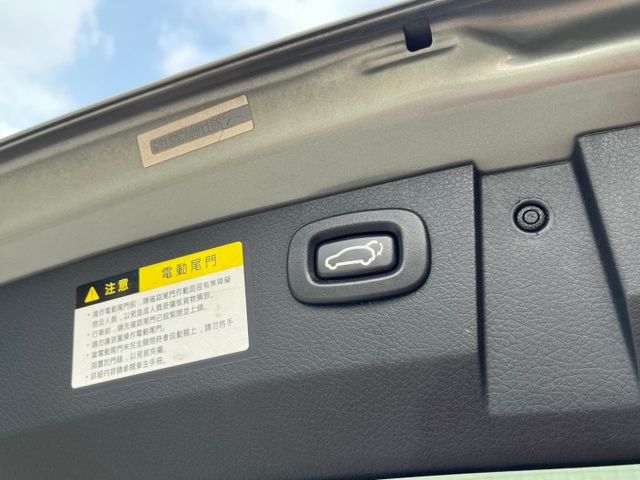 ⚠️U7 22T旗艦版⚠️電動尾門⚠️便宜的休旅車⚠️簡單的保養⚠️誠信買賣⚠️優質服務⚠️可全額貸款  第7張相片