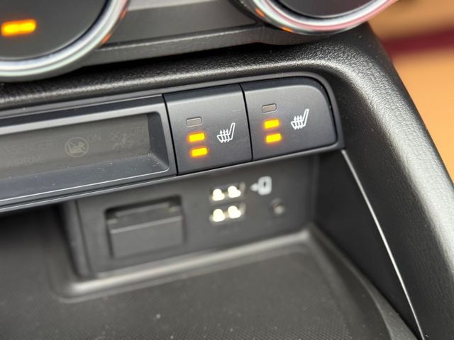 ⚠️稀有極品 百週年紀念款⚠️全車原廠保養⚠️原鈑件⚠️軟頂敞篷+手排⚠️值得收藏的美好⚠️誠信買賣不話術  第15張相片