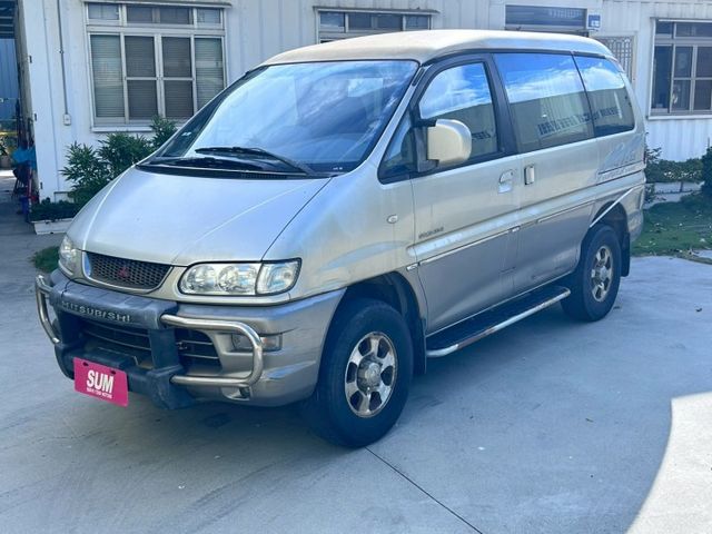 手排廂型車4WD⚠️客/貨兩用七人座⚠️可變更貨車牌⚠️簡單保養⚠️載貨超方便⚠️誠信買賣  第1張相片