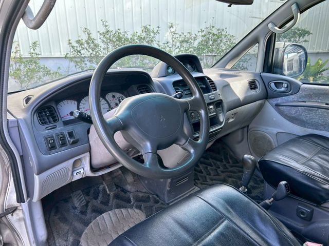 手排廂型車4WD⚠️客/貨兩用七人座⚠️可變更貨車牌⚠️簡單保養⚠️載貨超方便⚠️誠信買賣  第7張相片