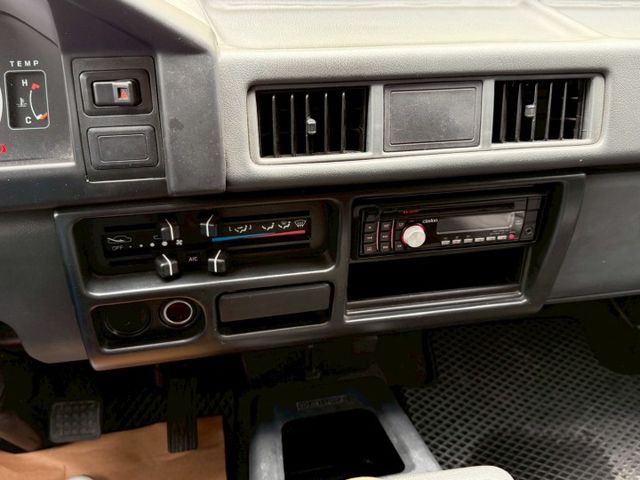 一手車⚠️客/貨兩用8人座⚠️可變更貨車牌⚠️手排⚠️載人.載貨超方便⚠️誠信買賣  第14張相片