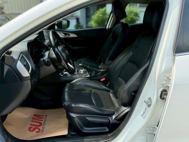 小改款⚠️定速系統⚠️恆溫空調⚠️倒車雷達⚠️倒車影像⚠️內外氣氛佳⚠️內外氣氛佳⚠️全額貸款⚠️優質服務  第8張相片