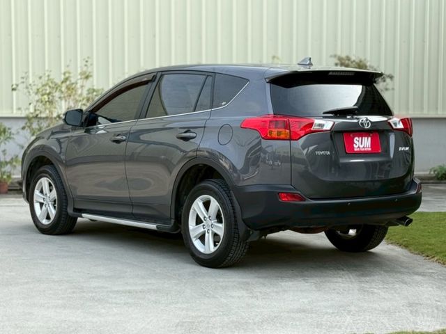 RAV4 2.0 EHI版⚠️電動椅⚠️妥善率超高的休旅車⚠️簡單的保養⚠️誠信買賣⚠️優質服務⚠️可全額貸款  第3張相片