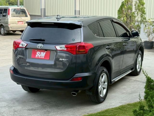 RAV4 2.0 EHI版⚠️電動椅⚠️妥善率超高的休旅車⚠️簡單的保養⚠️誠信買賣⚠️優質服務⚠️可全額貸款  第5張相片