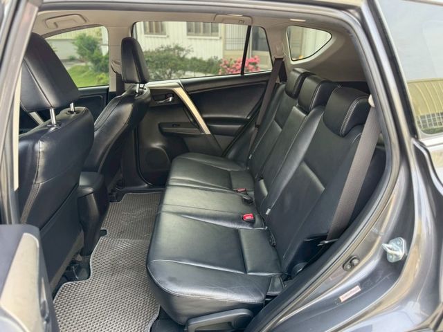 RAV4 2.0 EHI版⚠️電動椅⚠️妥善率超高的休旅車⚠️簡單的保養⚠️誠信買賣⚠️優質服務⚠️可全額貸款  第9張相片