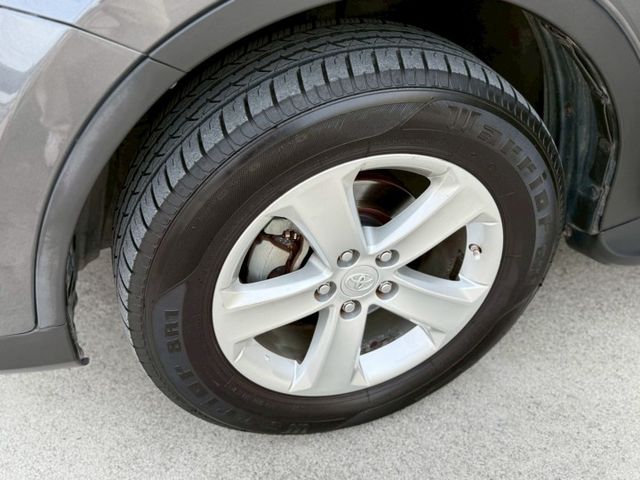 RAV4 2.0 EHI版⚠️電動椅⚠️妥善率超高的休旅車⚠️簡單的保養⚠️誠信買賣⚠️優質服務⚠️可全額貸款  第16張相片