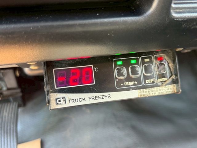 -18度C冷凍車⚠️冷凍廂正常⚠️車內冷氣很涼⚠️全車無待修⚠️外面裝一咖要10幾萬⚠️回去直接賺錢⚠️優質服務 可貸款  第9張相片